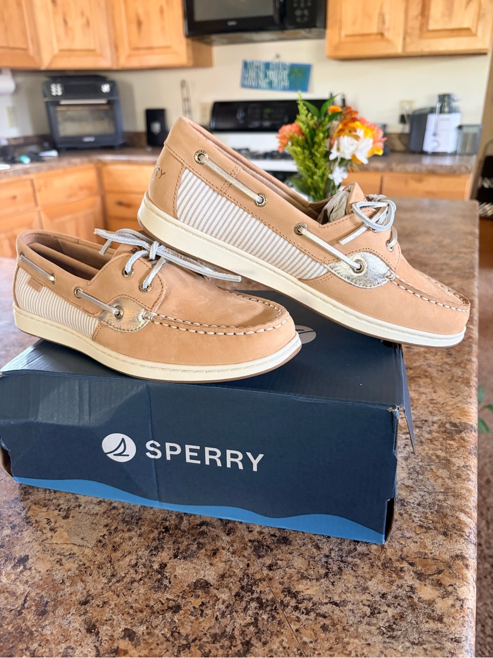 NEW Sperry Women’s Peach/Tan Boat Shoes with Cream Accents